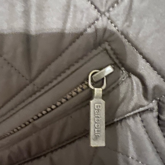 Men’s Barbour quilted leather trimmed jacket - Picture 6 of 16